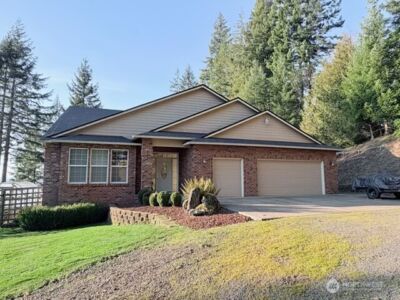 255 Astro Drive , Kelso, WA 98626-9759