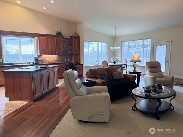 255 Astro Drive , Kelso, WA 98626-9759