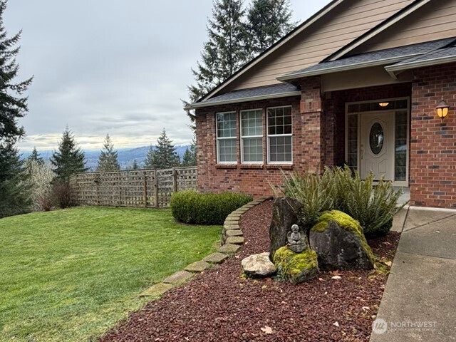 255 Astro Drive , Kelso, WA 98626-9759