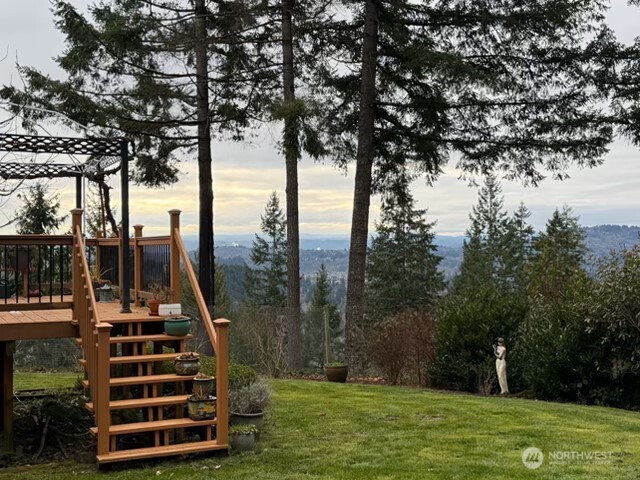 255 Astro Drive , Kelso, WA 98626-9759