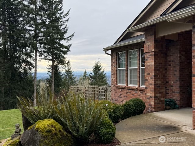 255 Astro Drive , Kelso, WA 98626-9759