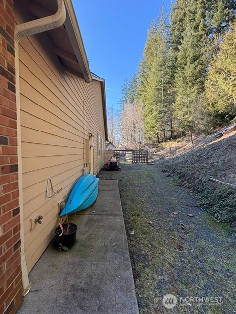 255 Astro Drive , Kelso, WA 98626-9759
