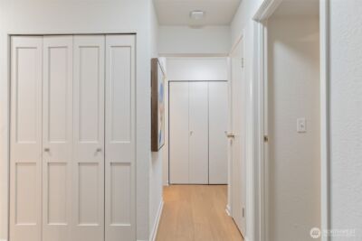 10419 NE 32nd Place #E204, Bellevue, WA 98004 - Photo 11