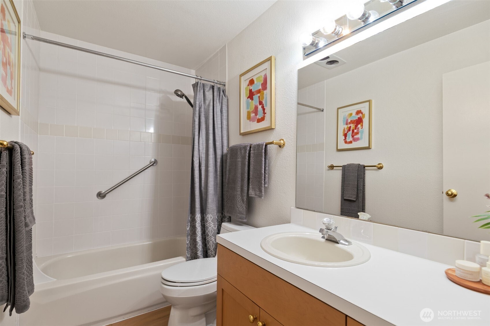 10419 NE 32nd Place #E204, Bellevue, WA 98004