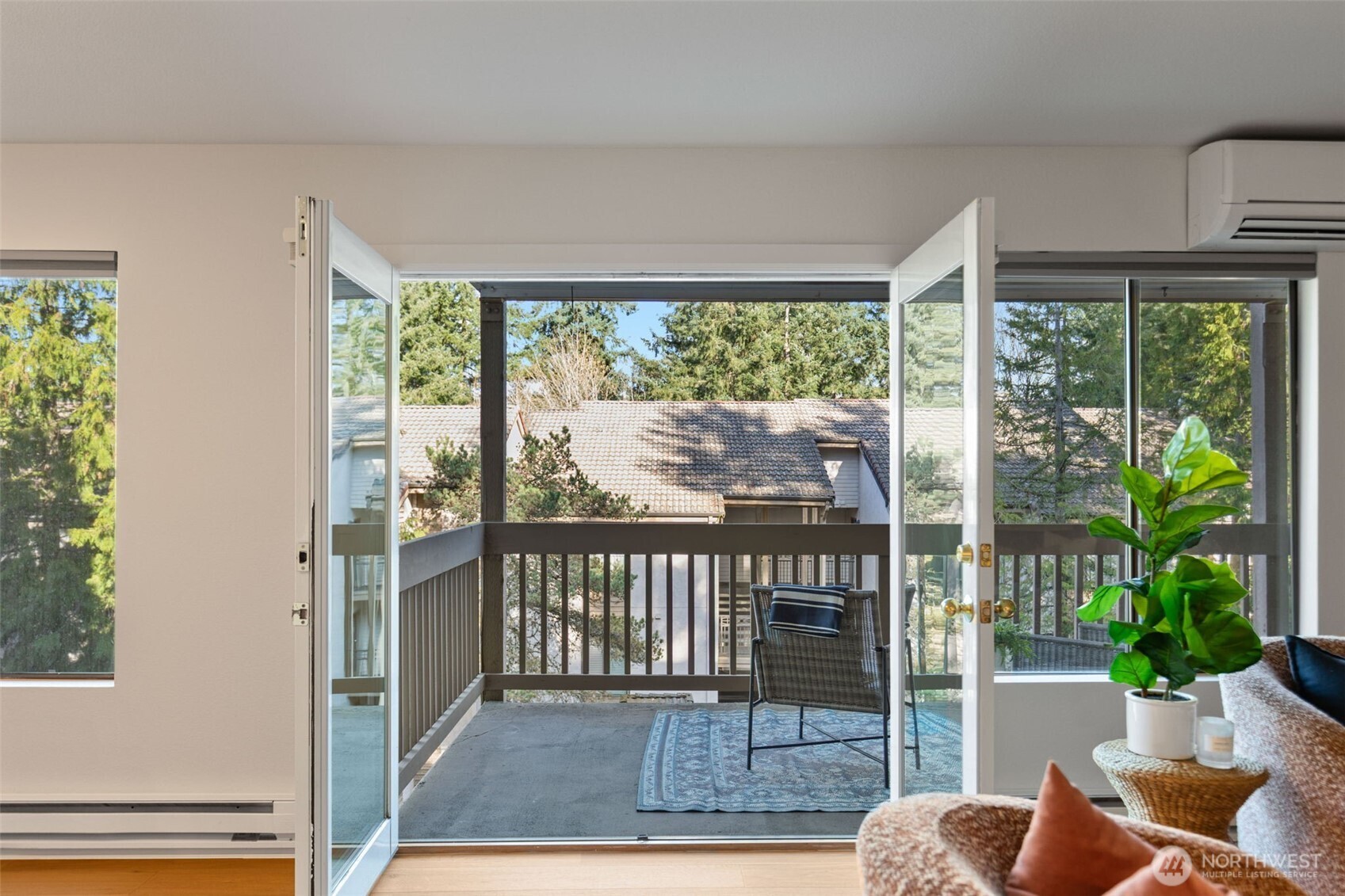 10419 NE 32nd Place #E204, Bellevue, WA 98004