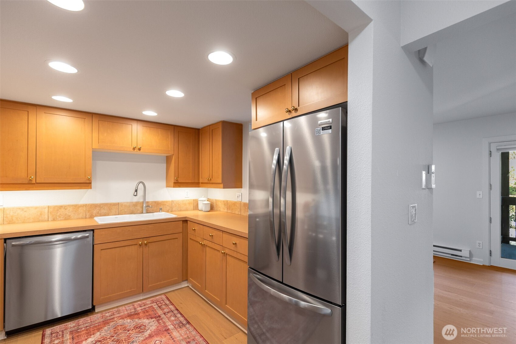 10419 NE 32nd Place #E204, Bellevue, WA 98004
