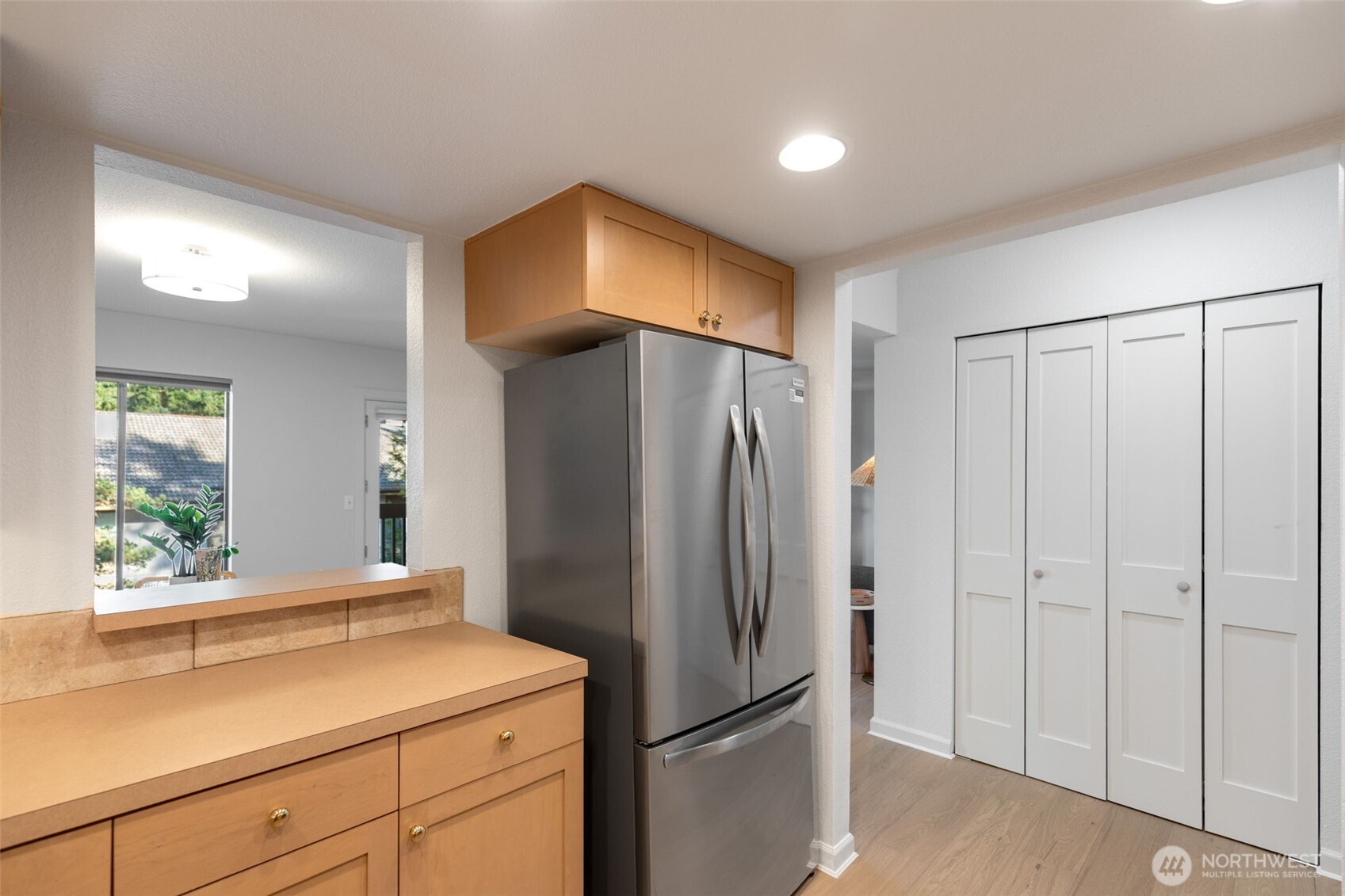 10419 NE 32nd Place #E204, Bellevue, WA 98004