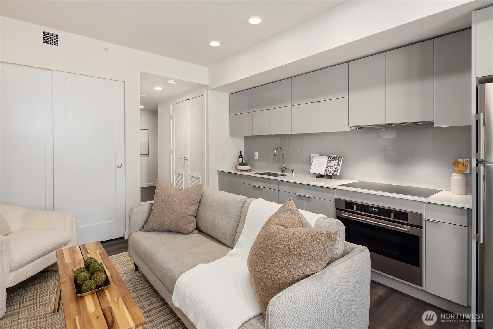450 S Main Street #618, Seattle, WA 98104