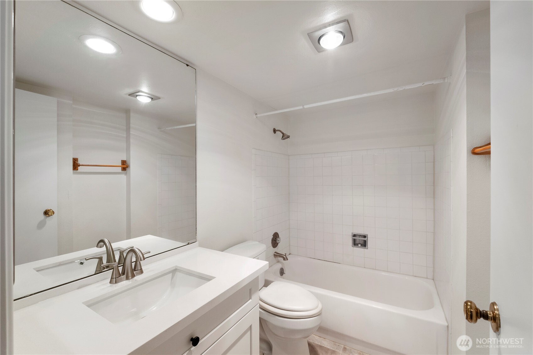 8501 Zircon Drive SW #D56, Lakewood, WA 98498