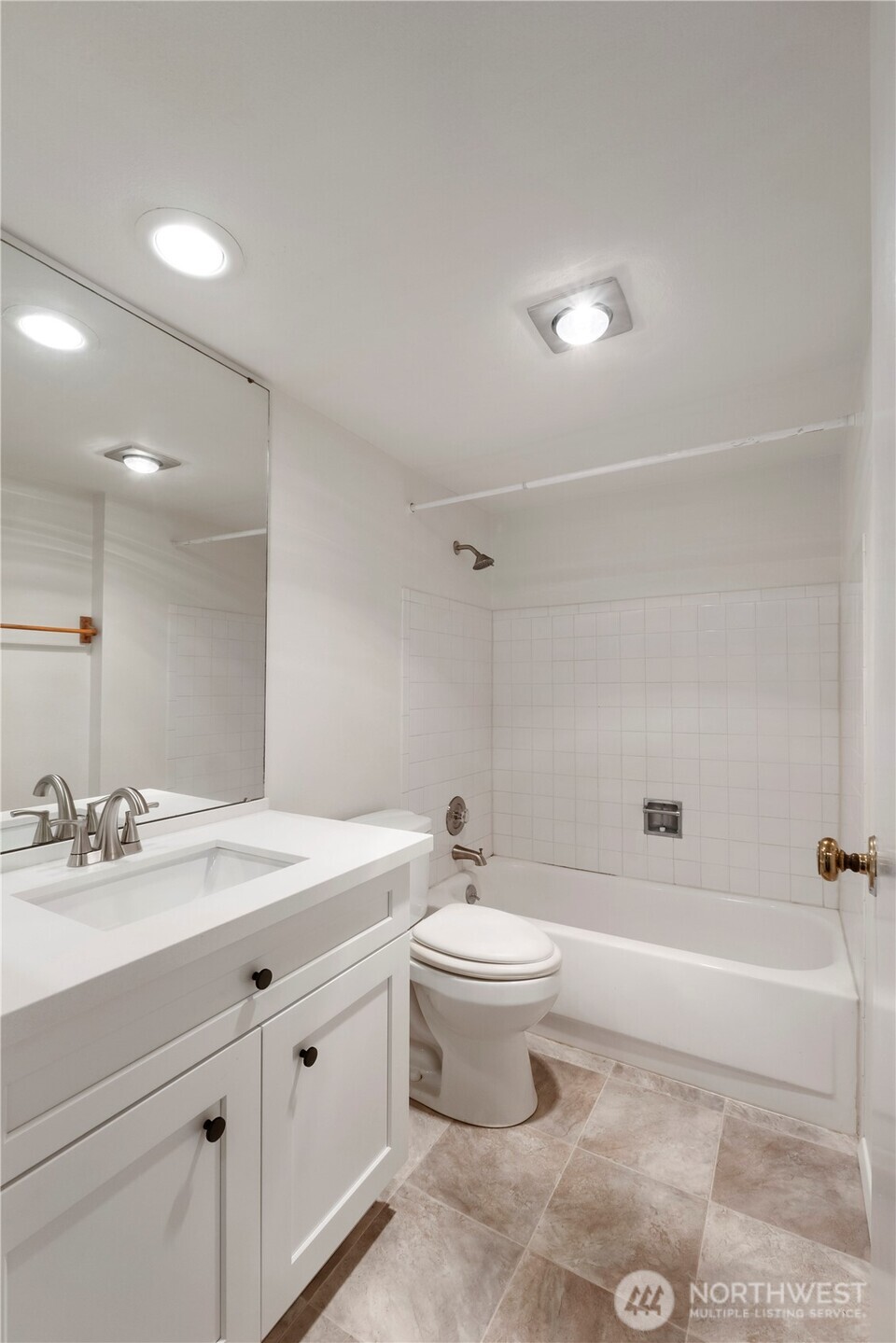 8501 Zircon Drive SW #D56, Lakewood, WA 98498