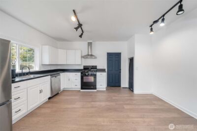 1323 Logan St , Centralia, WA 98531 - Photo 9