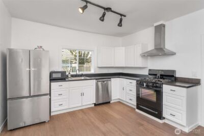 1323 Logan St , Centralia, WA 98531 - Photo 10