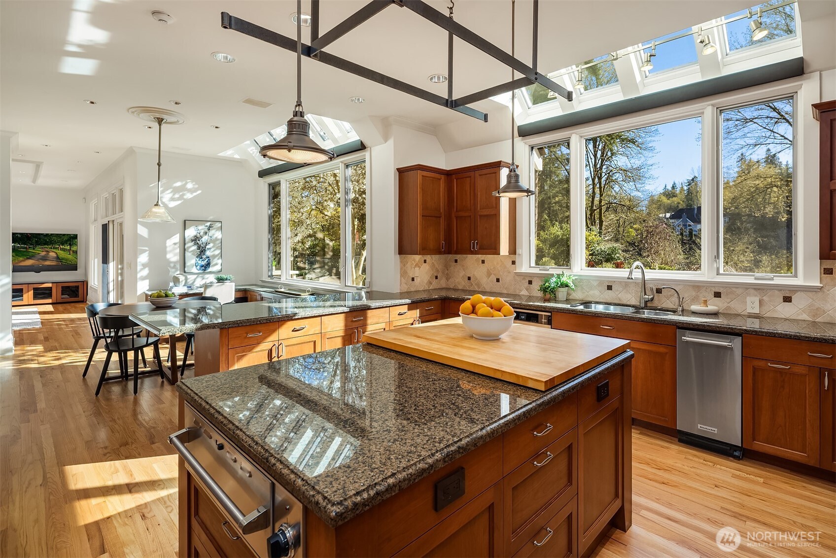 22119 NE 140th Way , Woodinville, WA 98077