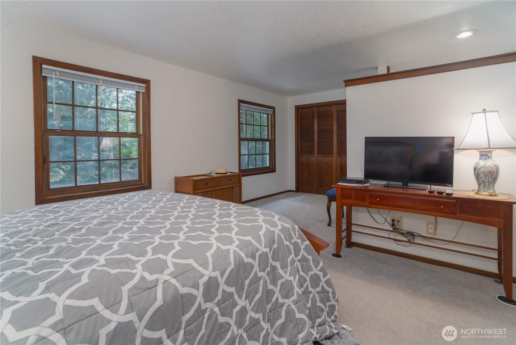 2102 Mark Street , Lacey, WA 98516