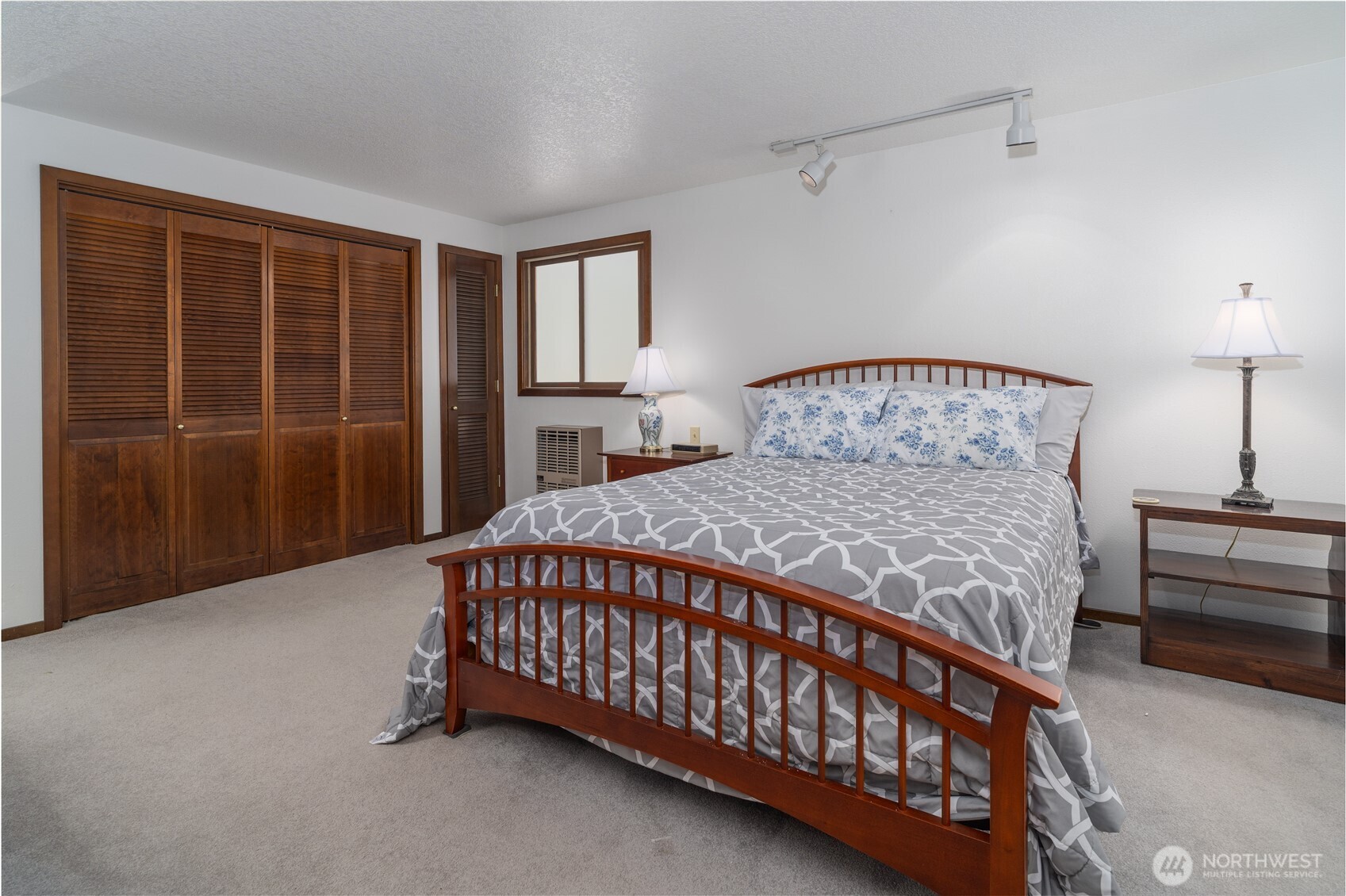 2102 Mark Street , Lacey, WA 98516