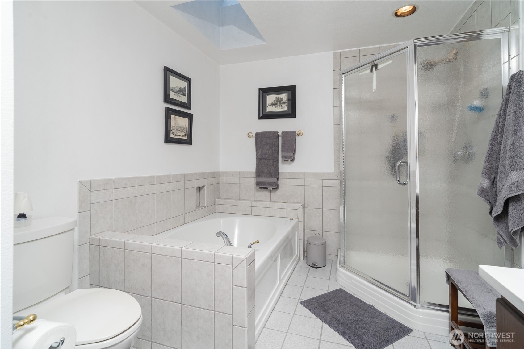 2102 Mark Street , Lacey, WA 98516