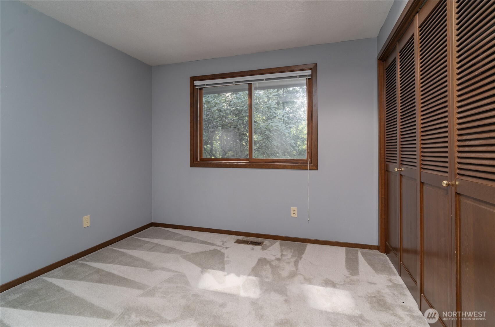 2102 Mark Street , Lacey, WA 98516