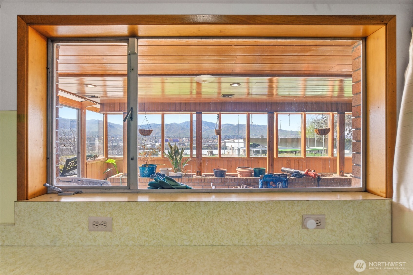 1210 N Ashland Avenue , East Wenatchee, WA 98802