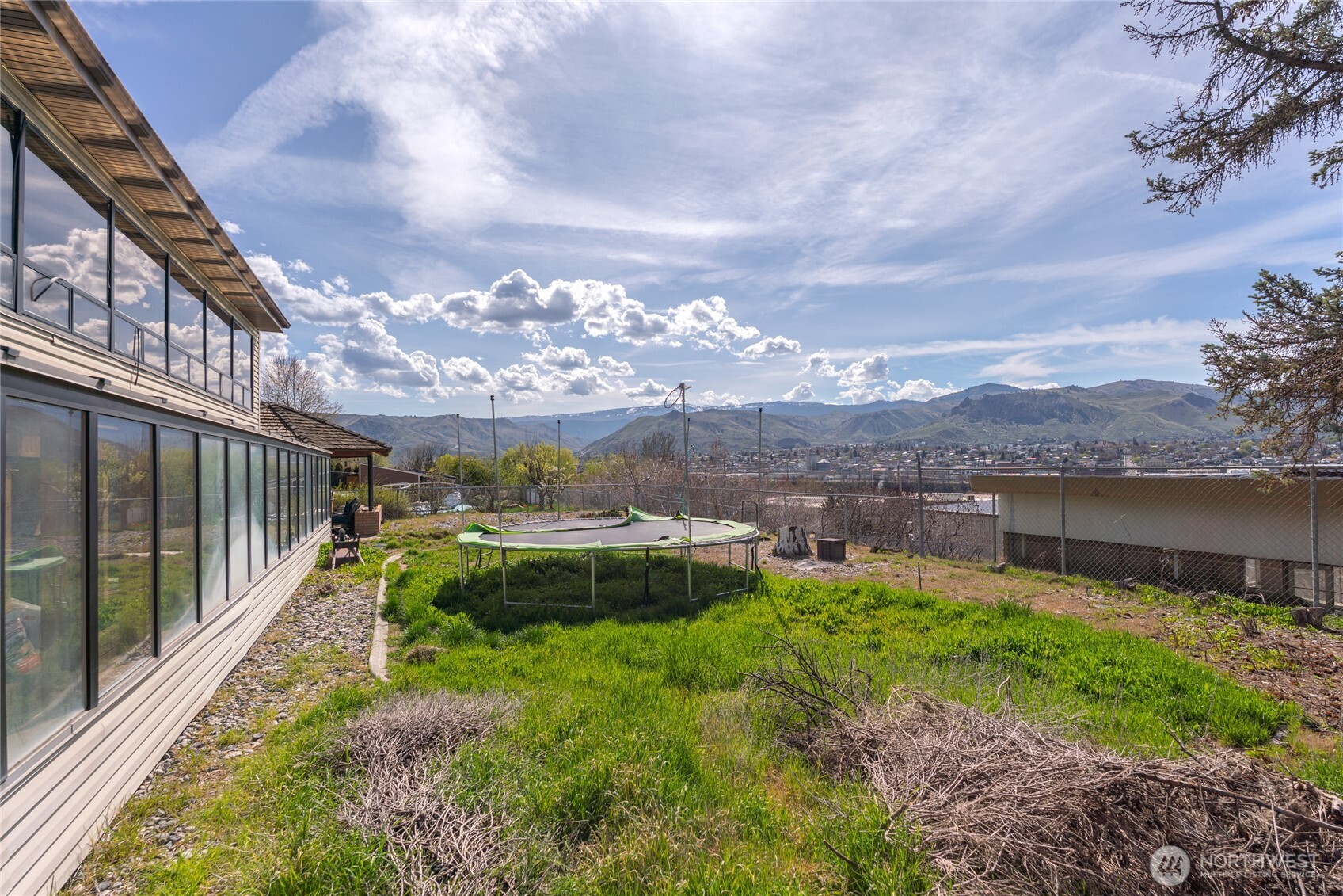 1210 N Ashland Avenue , East Wenatchee, WA 98802