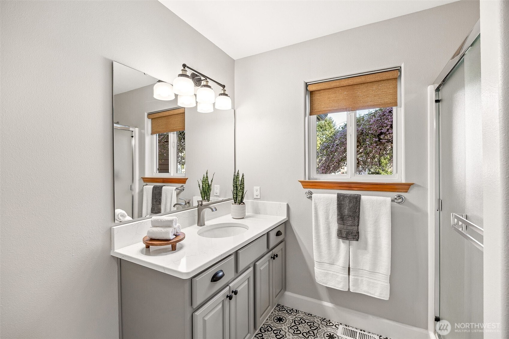 7025 Deerfield Park Drive NE, Olympia, WA 98516
