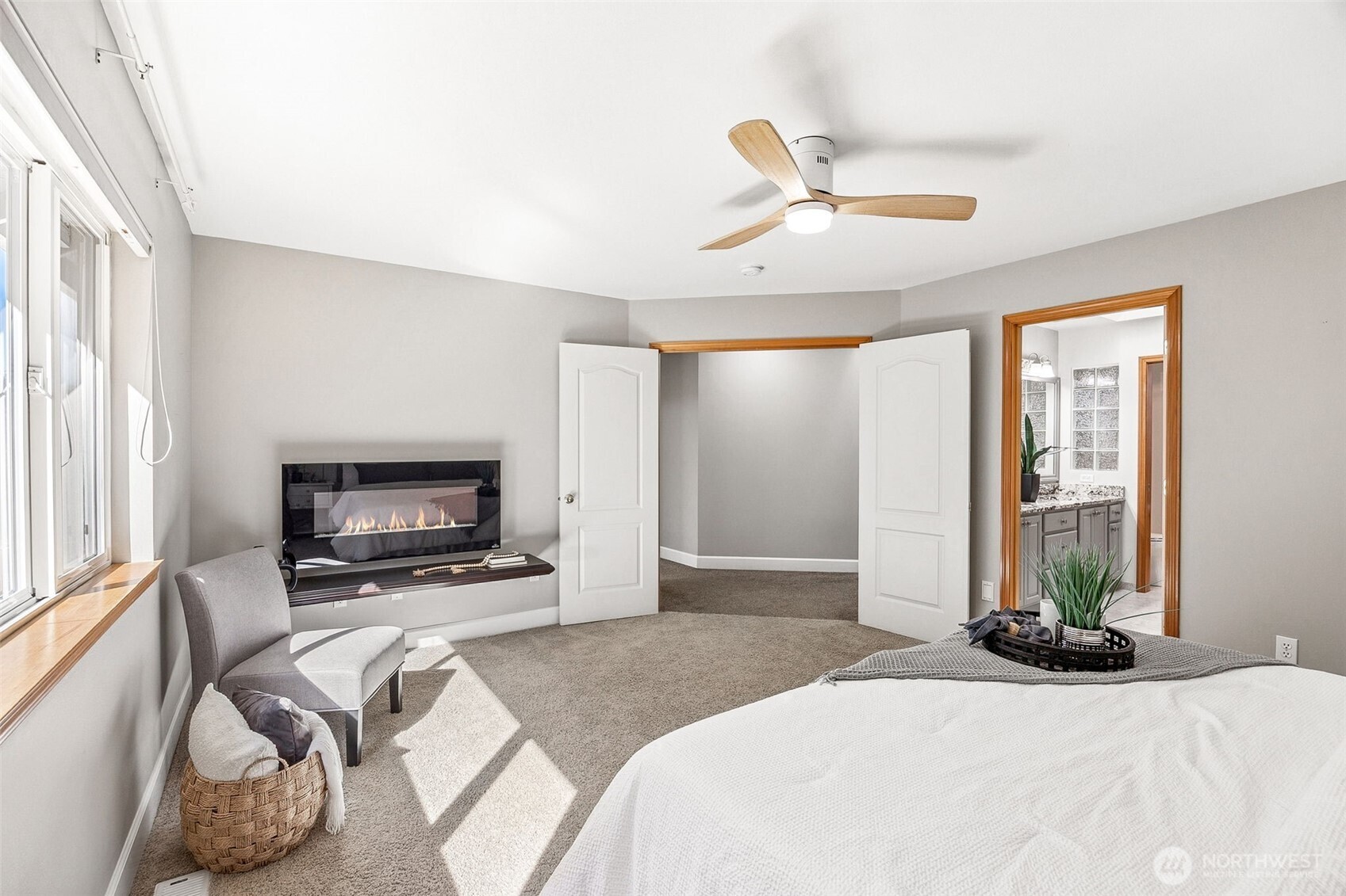 7025 Deerfield Park Drive NE, Olympia, WA 98516