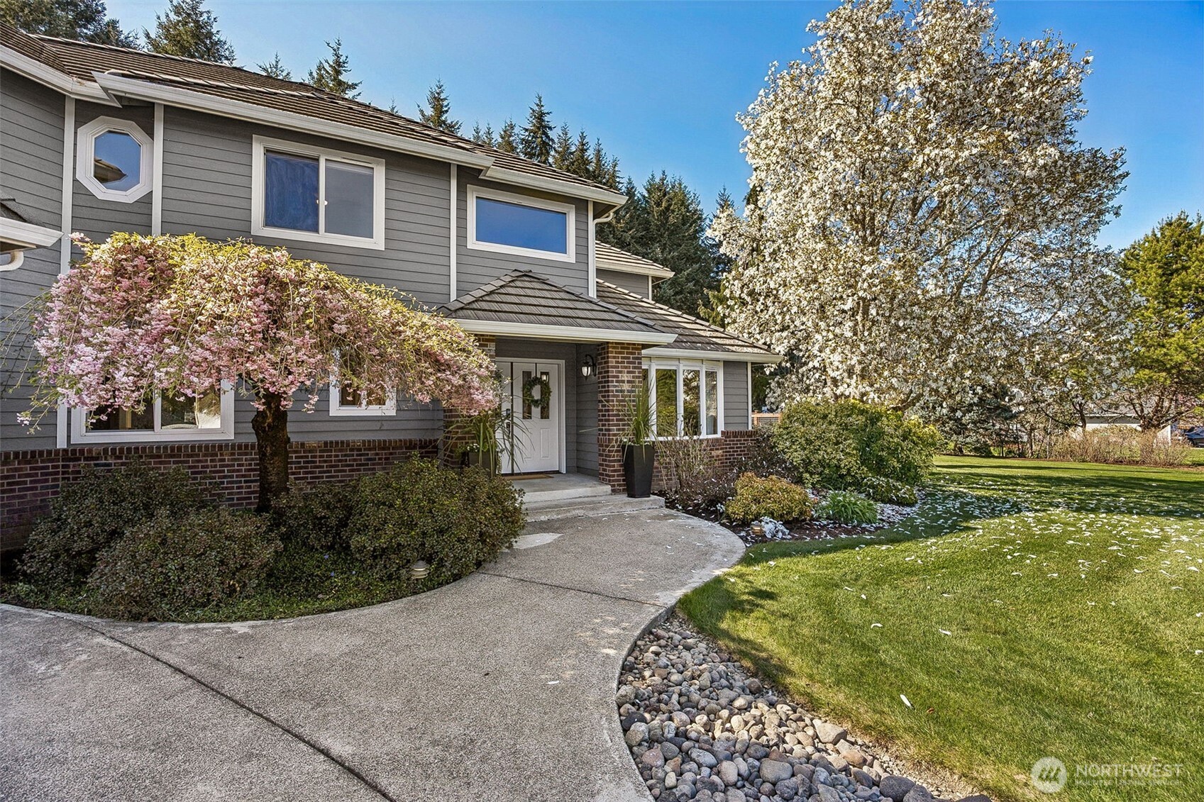 7025 Deerfield Park Drive NE, Olympia, WA 98516