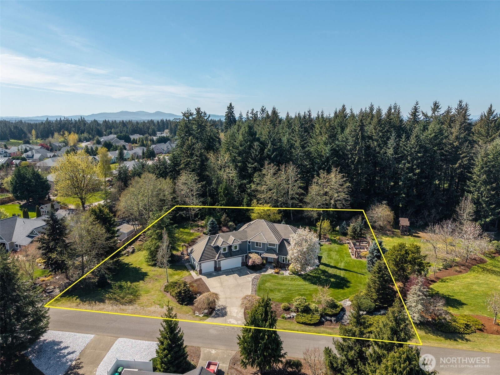 7025 Deerfield Park Drive NE, Olympia, WA 98516