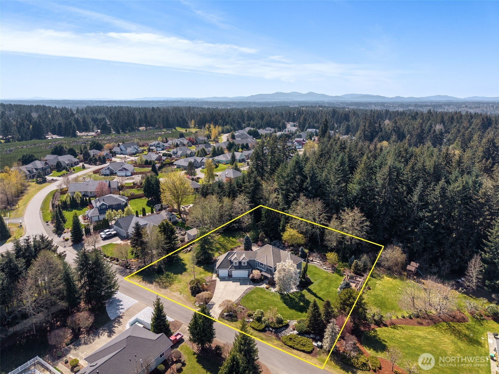 7025 Deerfield Park Drive NE, Olympia, WA 98516