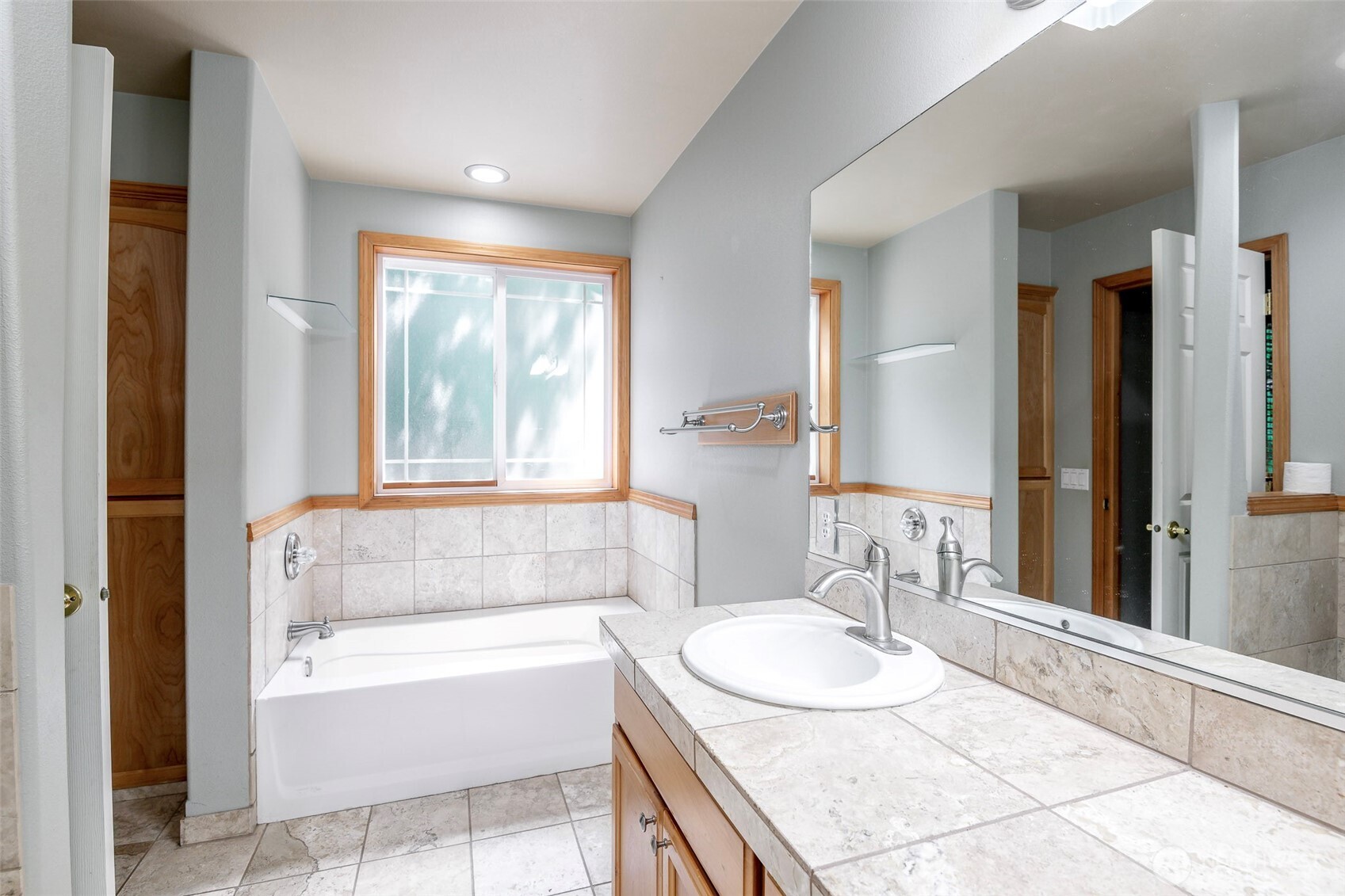 2703 5th Street SW, Puyallup, WA 98373