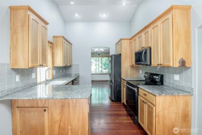 2703 5th Street SW, Puyallup, WA 98373 - Photo 6