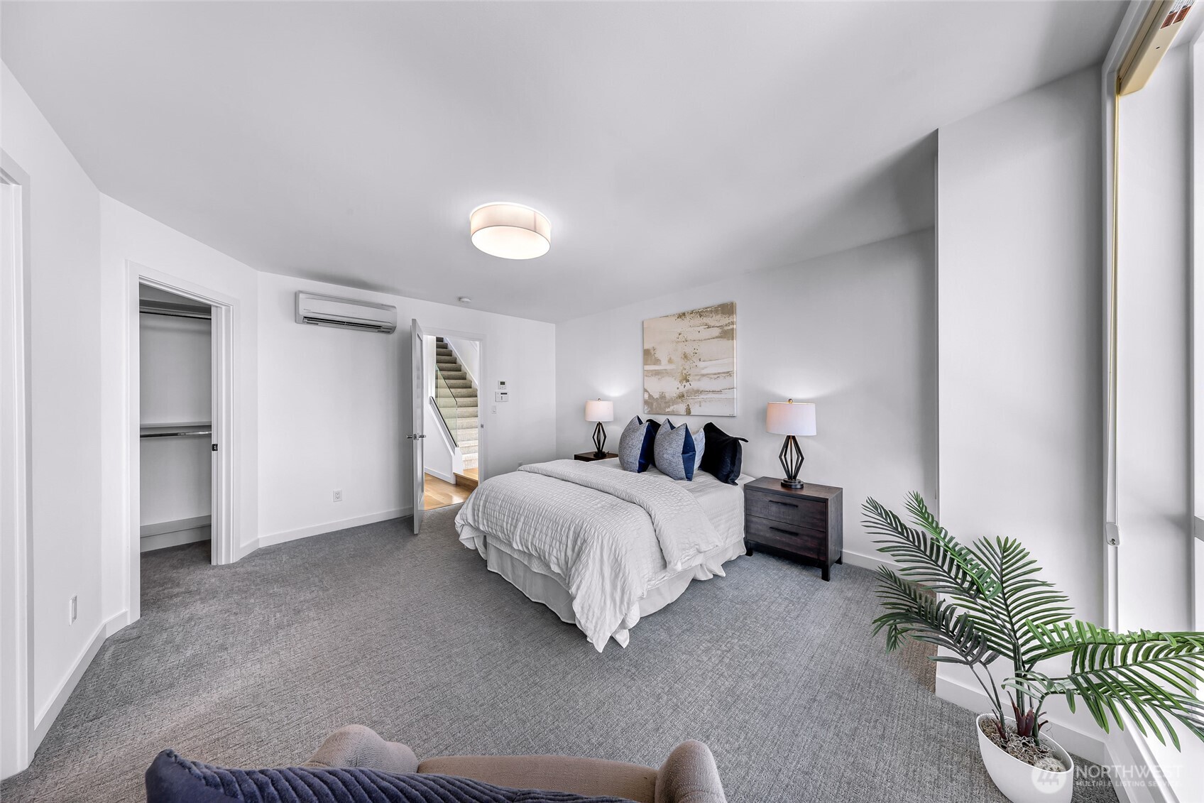 4218 Linden Avenue N, Seattle, WA 98103