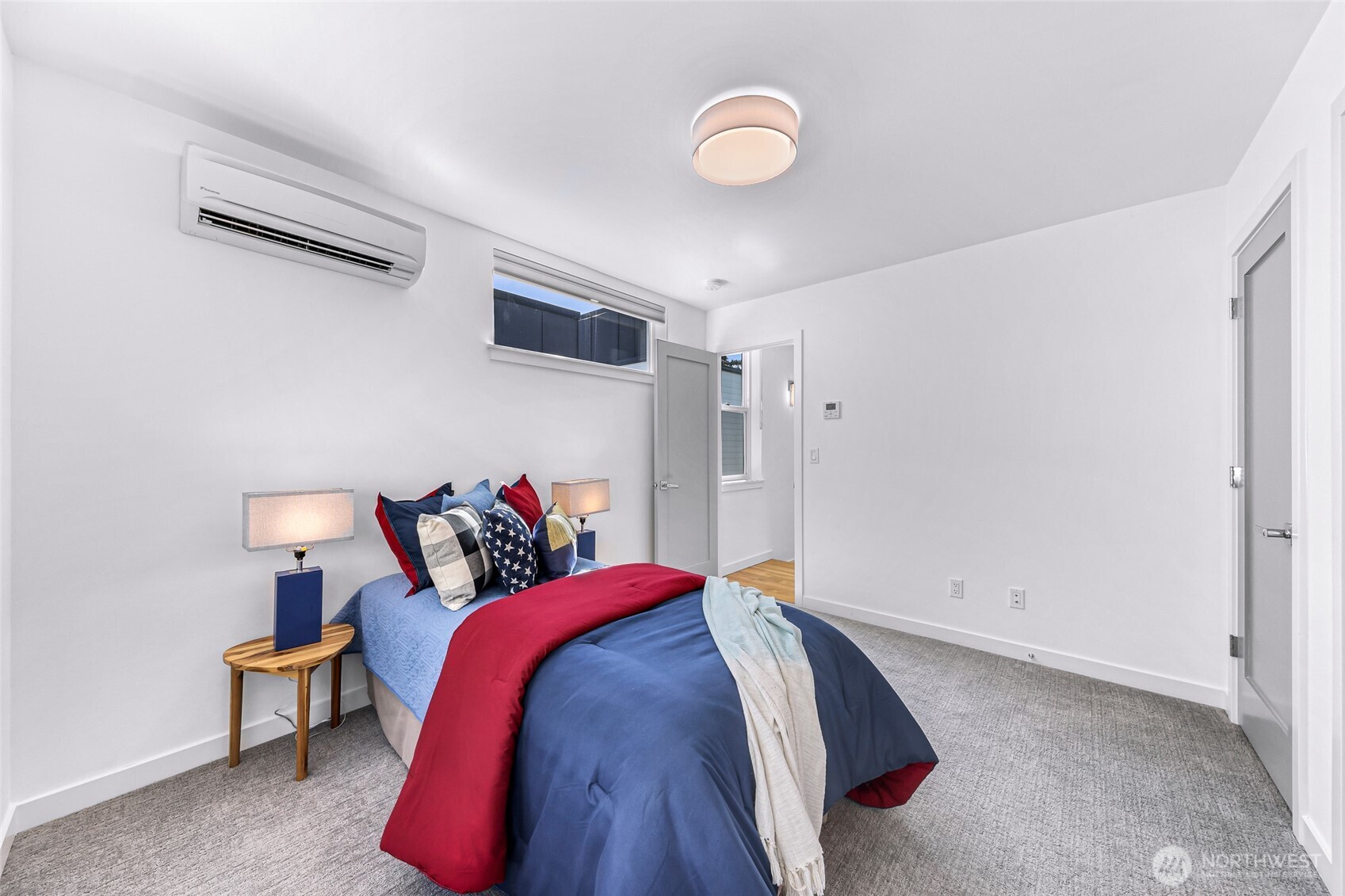 4218 Linden Avenue N, Seattle, WA 98103