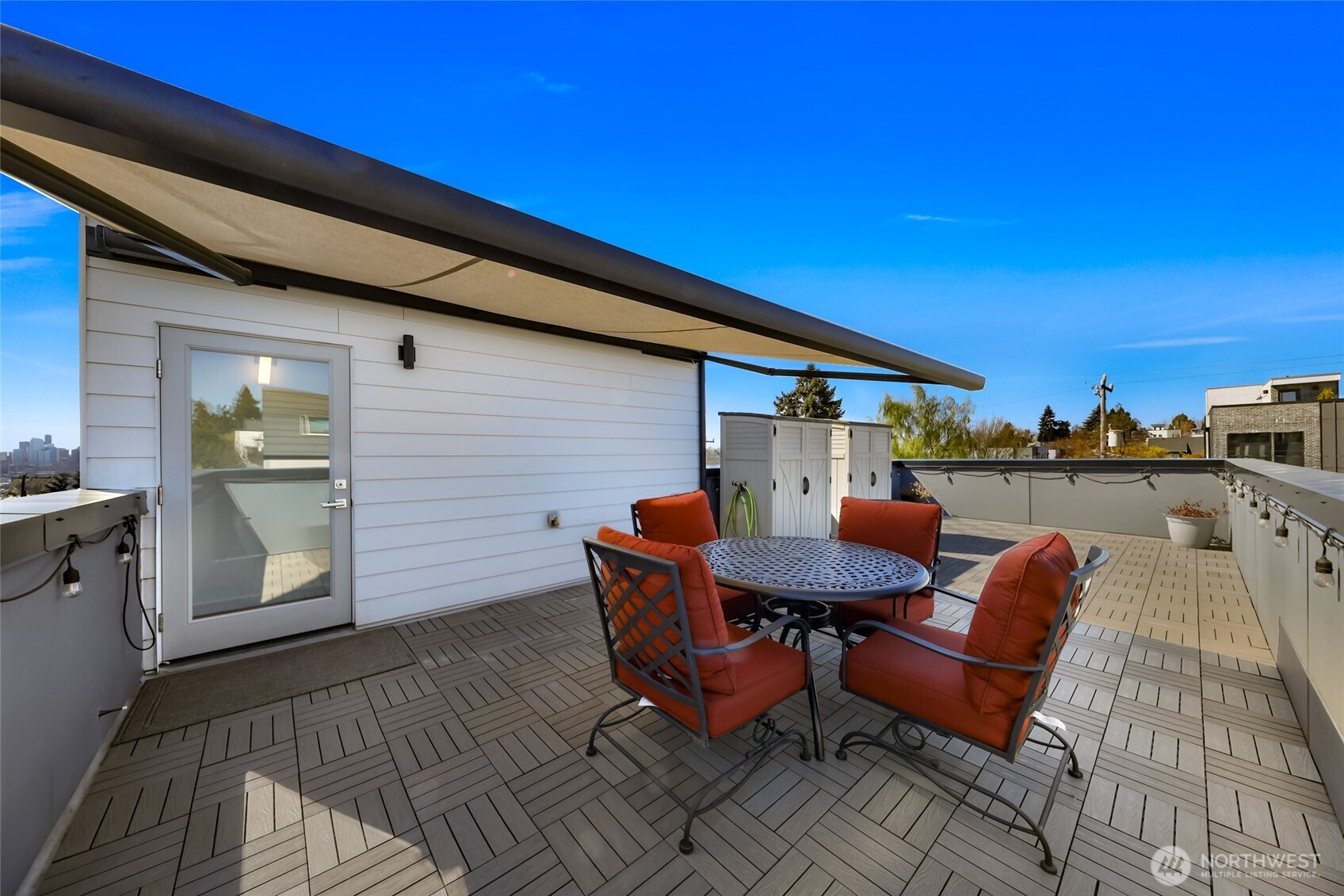 4218 Linden Avenue N, Seattle, WA 98103