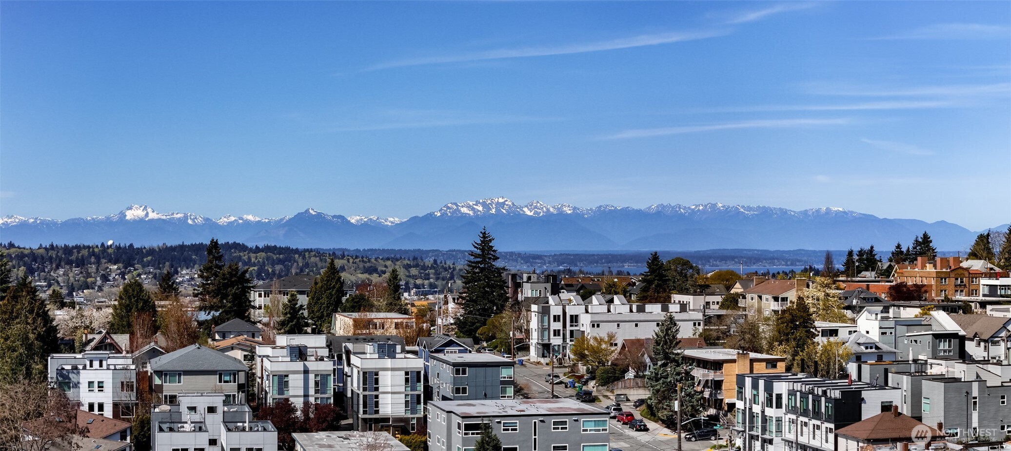 4218 Linden Avenue N, Seattle, WA 98103