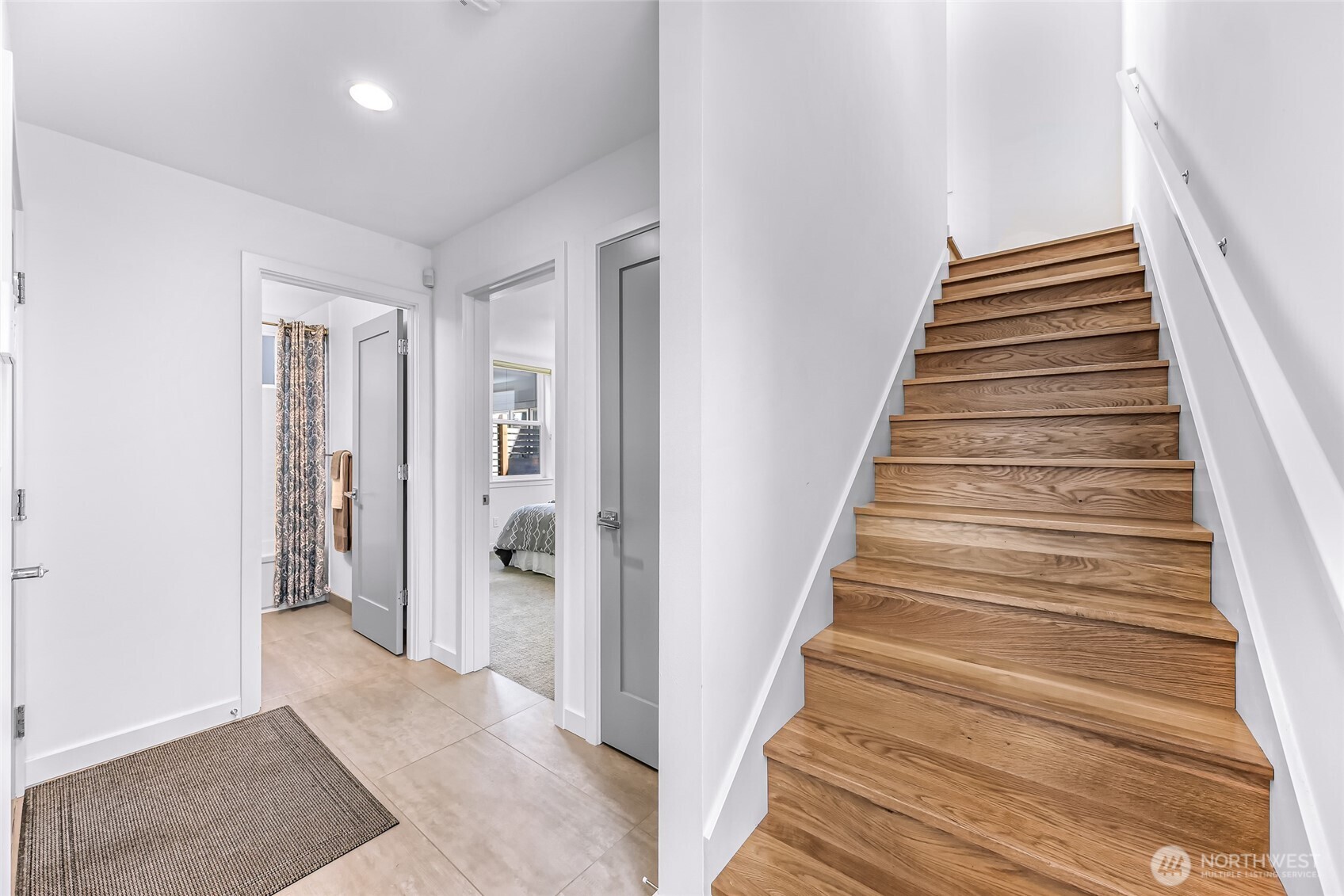 4218 Linden Avenue N, Seattle, WA 98103