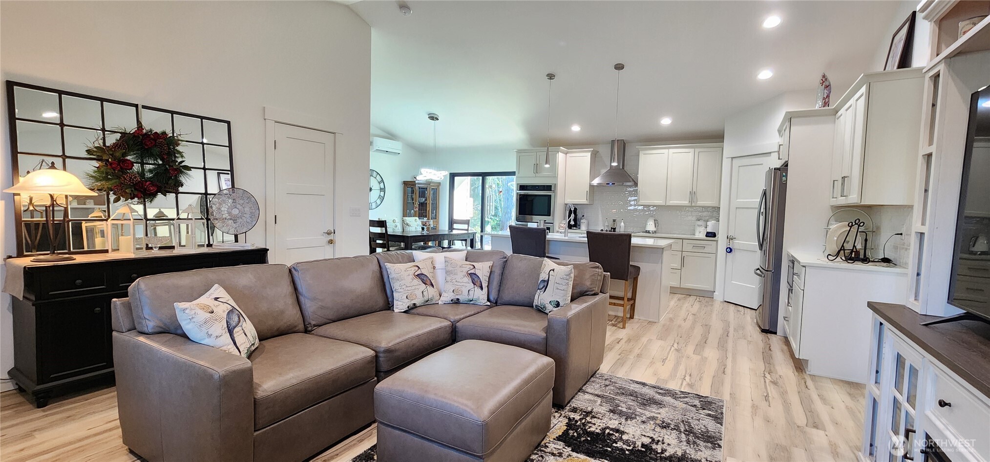160 E Country Club Drive N, Union, WA 98592