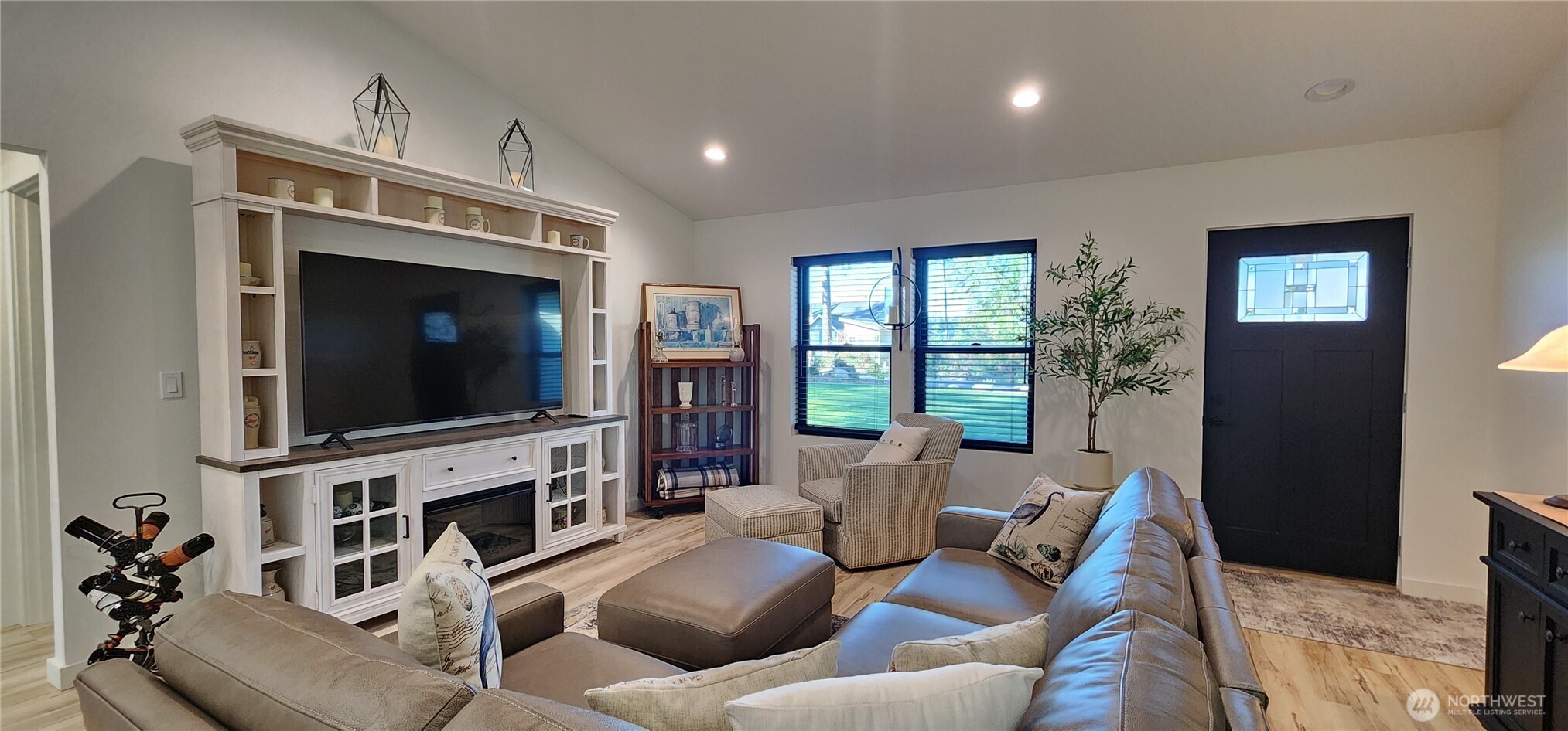 160 E Country Club Drive N, Union, WA 98592