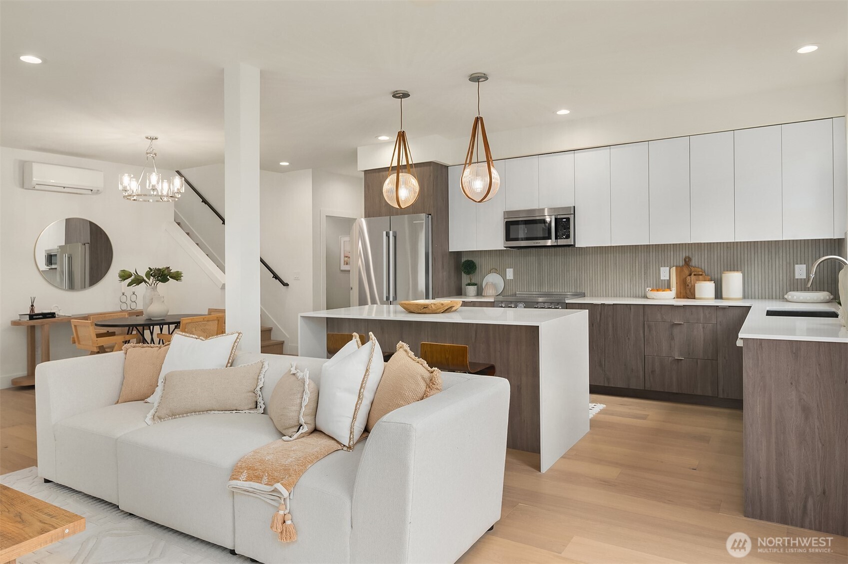 215 NE 123rd Street , Seattle, WA 98125