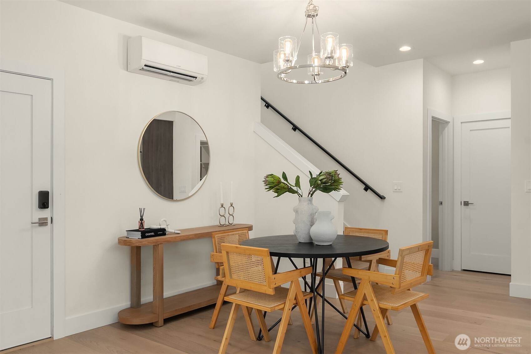 215 NE 123rd Street , Seattle, WA 98125