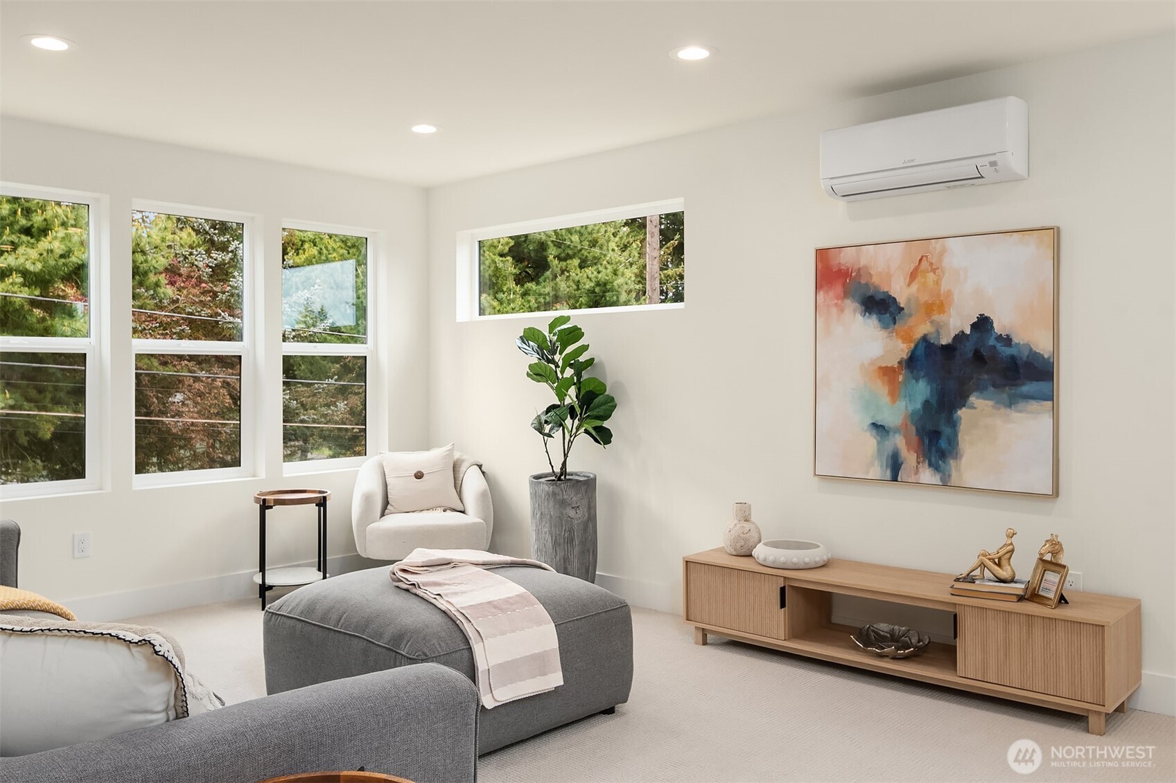 215 NE 123rd Street , Seattle, WA 98125