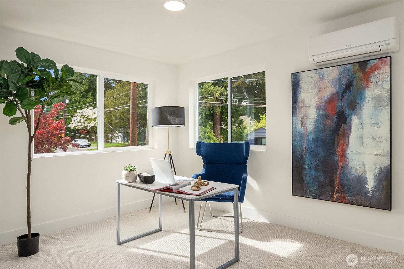 215 NE 123rd Street , Seattle, WA 98125