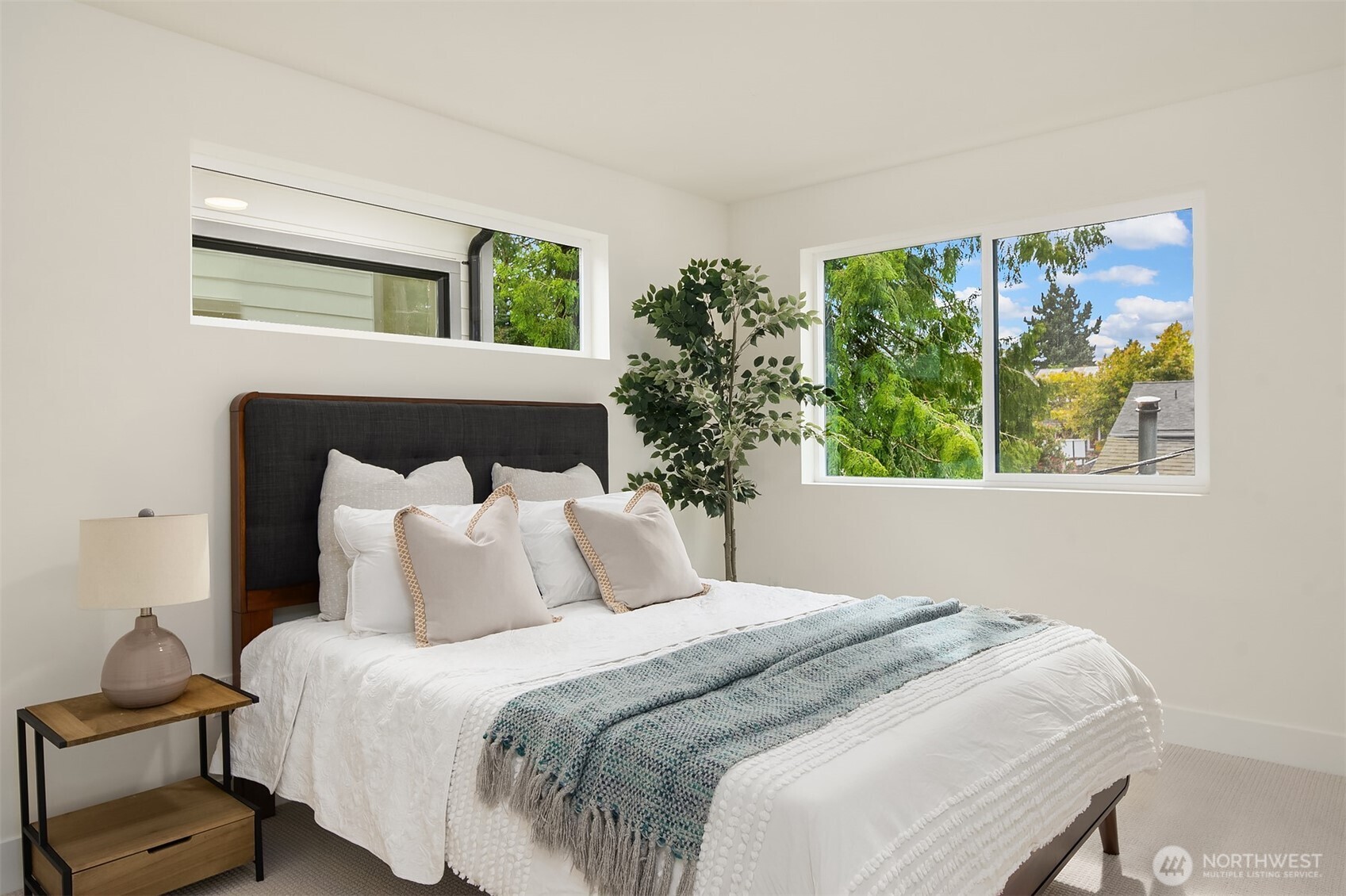 215 NE 123rd Street , Seattle, WA 98125