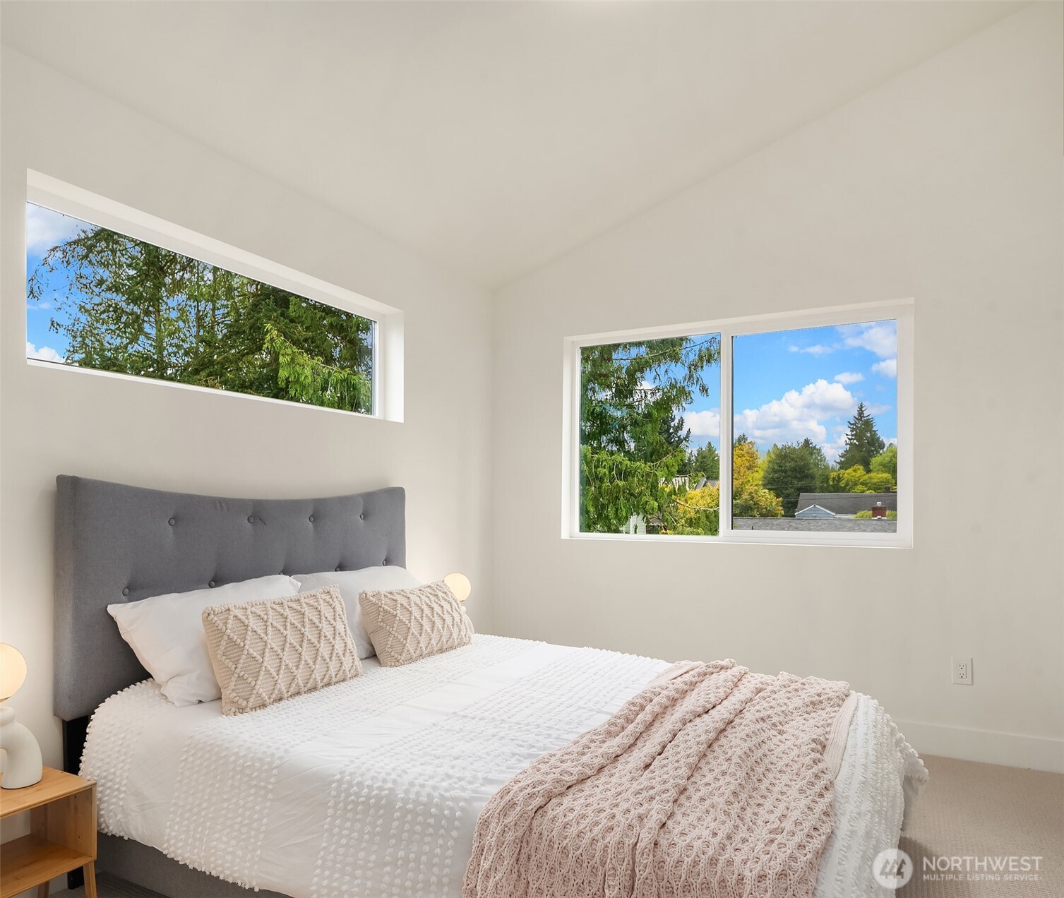 215 NE 123rd Street , Seattle, WA 98125