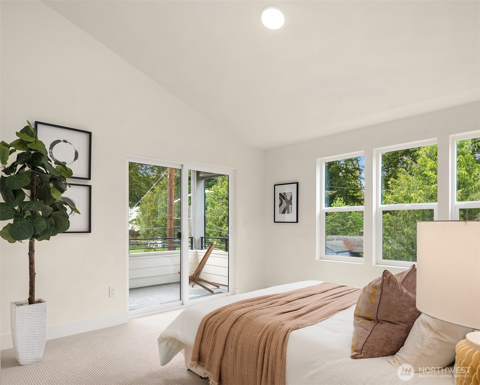 215 NE 123rd Street , Seattle, WA 98125