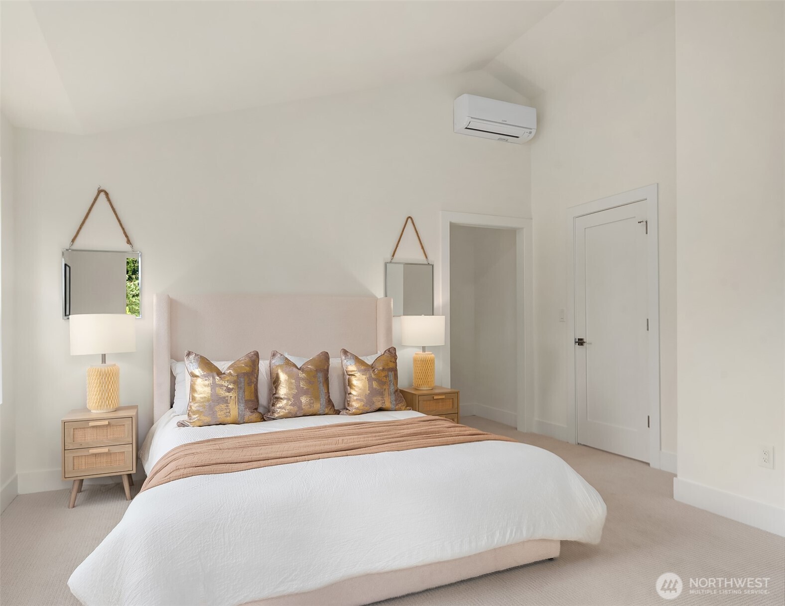 215 NE 123rd Street , Seattle, WA 98125