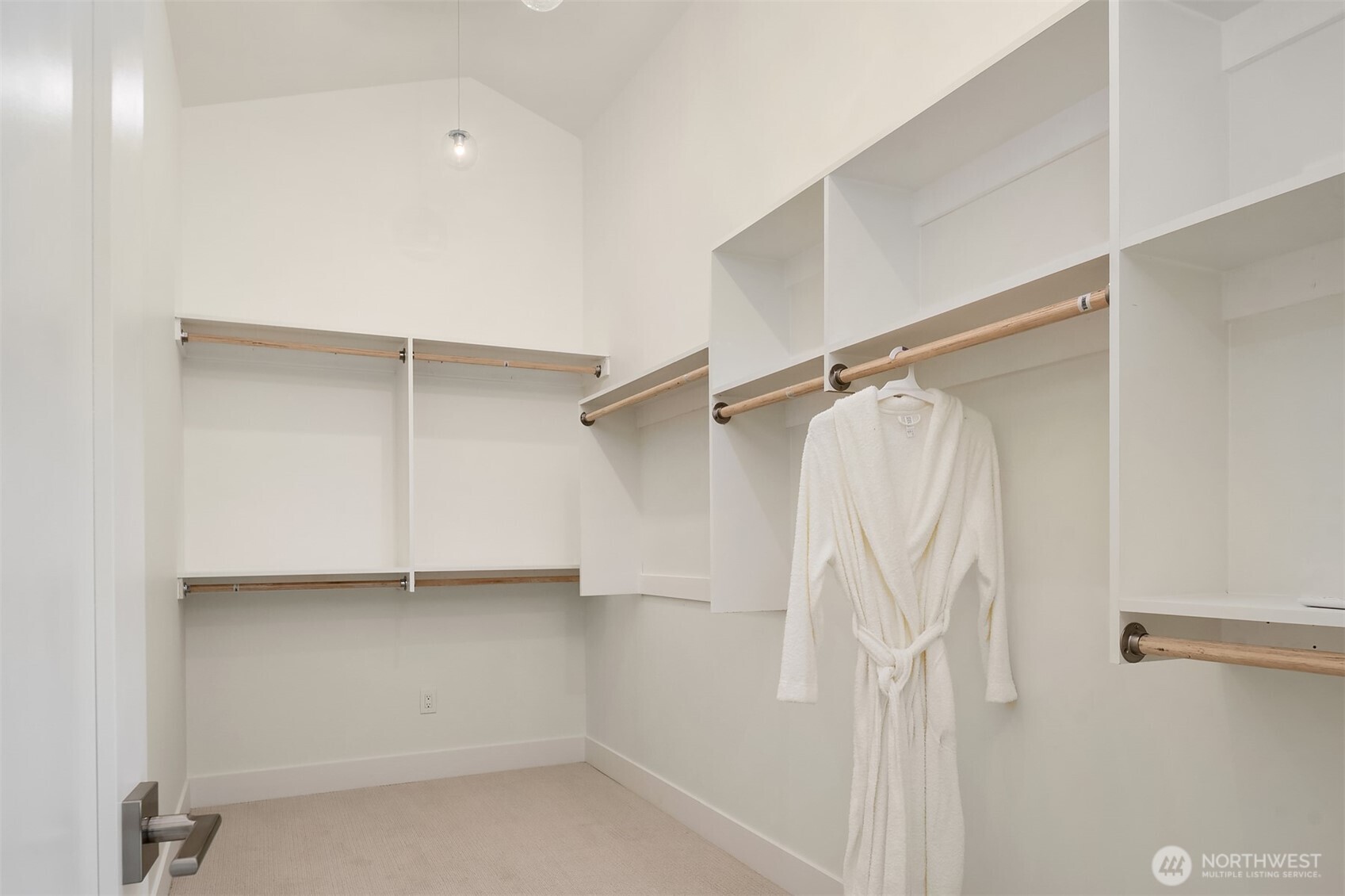 215 NE 123rd Street , Seattle, WA 98125