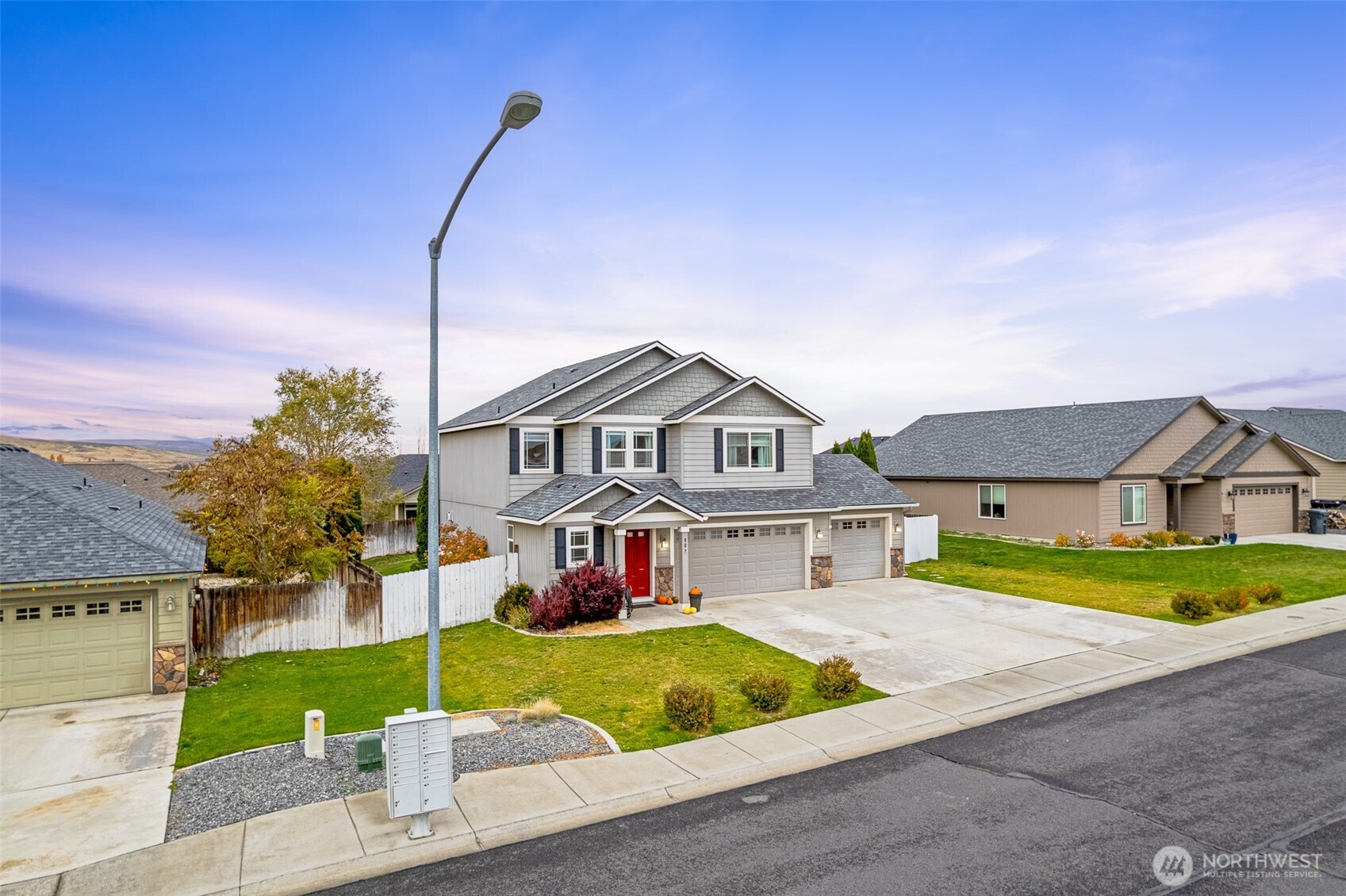 807 7th Avenue NE, Ephrata, WA 98823