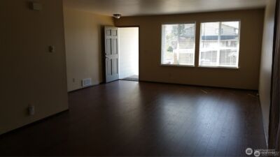 906 S 22nd Court , Mount Vernon, WA 98274 - Photo 4