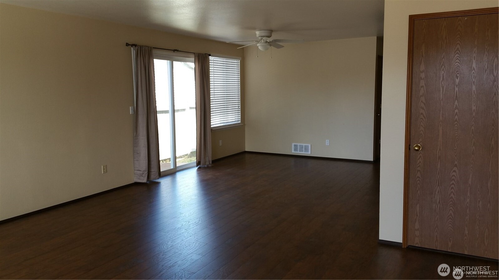 906 S 22nd Court , Mount Vernon, WA 98274