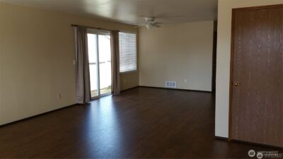 906 S 22nd Court , Mount Vernon, WA 98274 - Photo 5